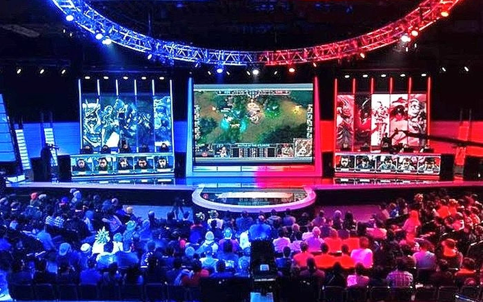 Tampilan kategori permainan digital untuk dijelajahi di RADEN4D