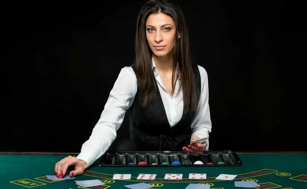 Meja roulette live dengan roda dan panel taruhan